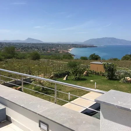 Perla Di San Cataldo Apartment