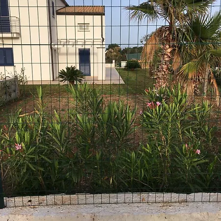 Perla Di San Cataldo Apartment *